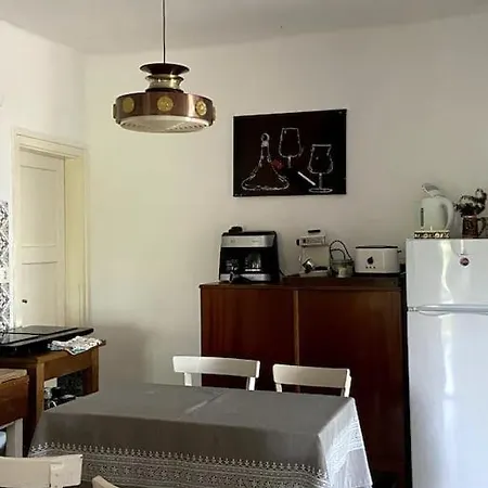 Csaladi Apartman Revfulopi Kuriaban Appartamento Révfülöp
